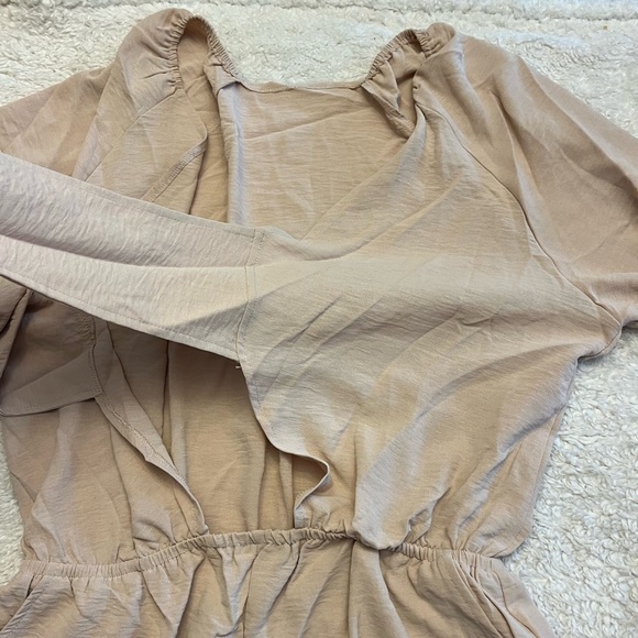 NWOT Tie Knot Long Sleeve Romper - Picture 7 of 12